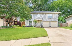 1019 W Lovers Lane W, Arlington, TX 76013