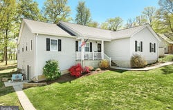 680 CHESTNUT HILL Road, HANOVER, PA 17331