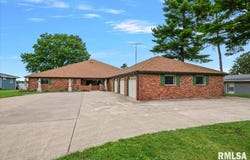 1013 E LAKE SHORE Drive, Springfield, IL 62712