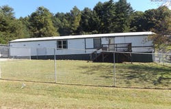 285 Weddle St., Hillsville, VA 24343