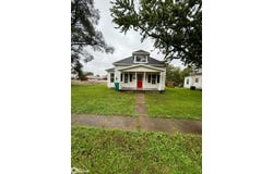 404 S Railroad Street, Bloomfield, IA 52537