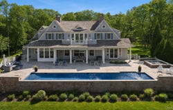 43 Old Main Road, Quogue, NY 11959
