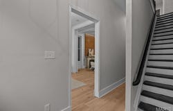 1725 Oregon Place, St Louis, MO 63104