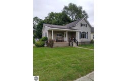 722 & 722 1/2 N Main Street, Mt Pleasant, MI 48858