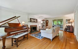 105 Woodshire Dr, O'Hara, PA 15215