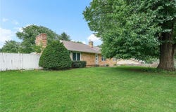 1941 Dodd Road, Mendota Heights, MN 55118