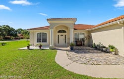 8 VILLAGE Circle, Palm Coast, FL 32164