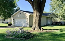 816 KELVIN RD, Storm Lake, IA 50588