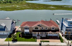 802 N Harvard Ave, Ventnor, NJ 08406