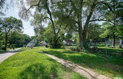 1831 S WESTMORELAND Avenue, Peoria, IL 61605