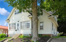 110 W 1st Avenue, Indianola, IA 50125