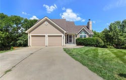 604 Hawthorne Place, Liberty, MO 64068