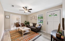 404 Hosack ST, Taylor, TX 76574