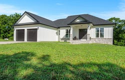 225 Maggie Hill Drive, Crane, MO 65633