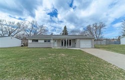 945 N Commerce Road, Commerce Twp, MI 48382