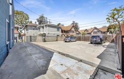 2620 Magnolia Ave, Los Angeles, CA 90007