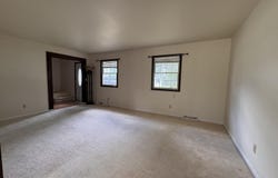 500 MEADOW Drive, Macomb, IL 61455