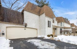 89 Park Gate Drive, Edison, NJ 08820