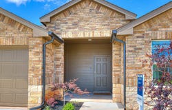 1109 E Stetson Lane, Mustang, OK 73064