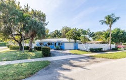 832 NE 16th Pl, Fort Lauderdale, FL 33305