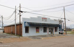 130 N Market Street, Holly Springs, MS 38635