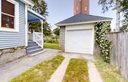 24 Yale St, Lawrence, MA 01841