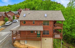 1542 Bears Den Way, Sevierville, TN 37862