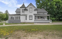 218 Cottage Street, Cadillac, MI 49601