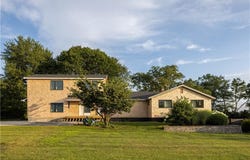 16 Sachuest Drive, Middletown, RI 02842