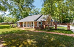 16723 Buckner Dr, Greenwell Springs, LA 70739
