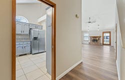 925 S Pinkham Street, Visalia, CA 93292