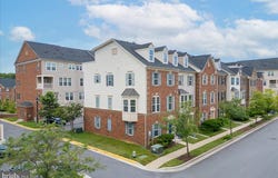 8200 N CHANNEL DR, GREENBELT, MD 20770