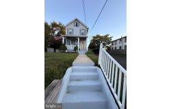 20 W BROWNING Road W, BELLMAWR, NJ 08031
