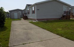 13515 Apple St, Carleton, MI 48117