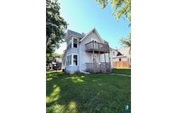 425 S Prairie Ave, Sioux Falls, SD 57104