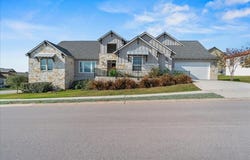 609 Dancing Oak LN, San Marcos, TX 78666