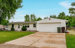 10427 Caddy Ln, Caledonia, WI 53108
