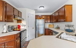 126 Frank Ln, Mt Washington, KY 40047