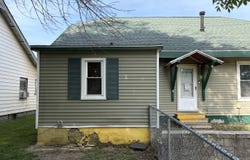 323 W Chestnut Street, Mason City, IL 62664