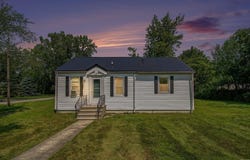 300 Walnut Street, Osceola, IN 46561-2750