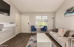 5960 W OREGON Avenue, Glendale, AZ 85301