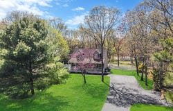 36 N Cozine Road, Manorville, NY 11949