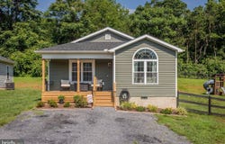 6127 MOORE Avenue, MOUNT JACKSON, VA 22842