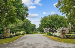 14 Fox Drive, Narragansett, RI 02882