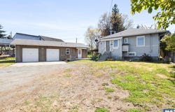 219 W 15th St, Port Angeles, WA 98362