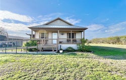 153 Boenig Road, Woodsboro, TX 78393