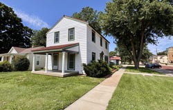 102 W Lyon, Lyons, KS 67554