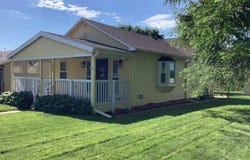208 East 4th St, Paxton, NE 69155