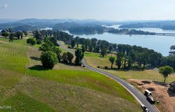 2429 Starboard Crest Rd, Morristown, TN 37814