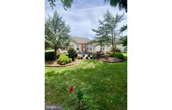 10 APPLEGATE DRIVE, FLORENCE, NJ 08518